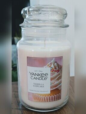 Yankee Candle Vanilla Cupcake Jar Candle